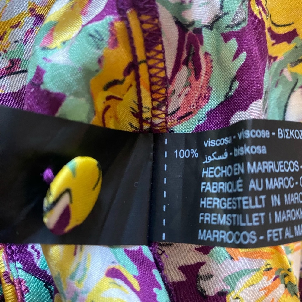 Zara Bermuda Shorts Floral Satin Feel Pleated Side Pockets Purple Yellow Size L - Picture 7 of 9
